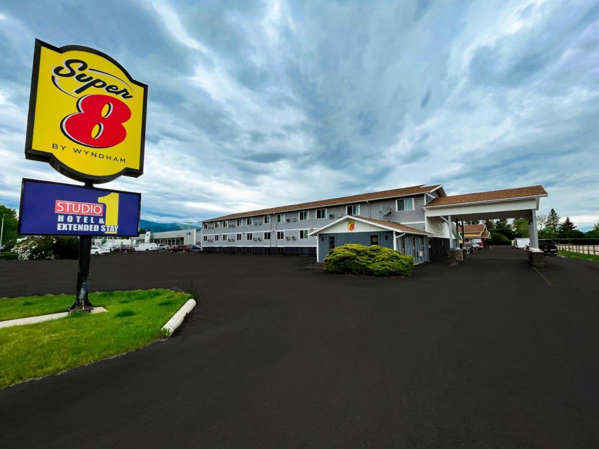 Hotel Super 8 By Wyndham Missoula/Brooks Street Zewnętrze zdjęcie
