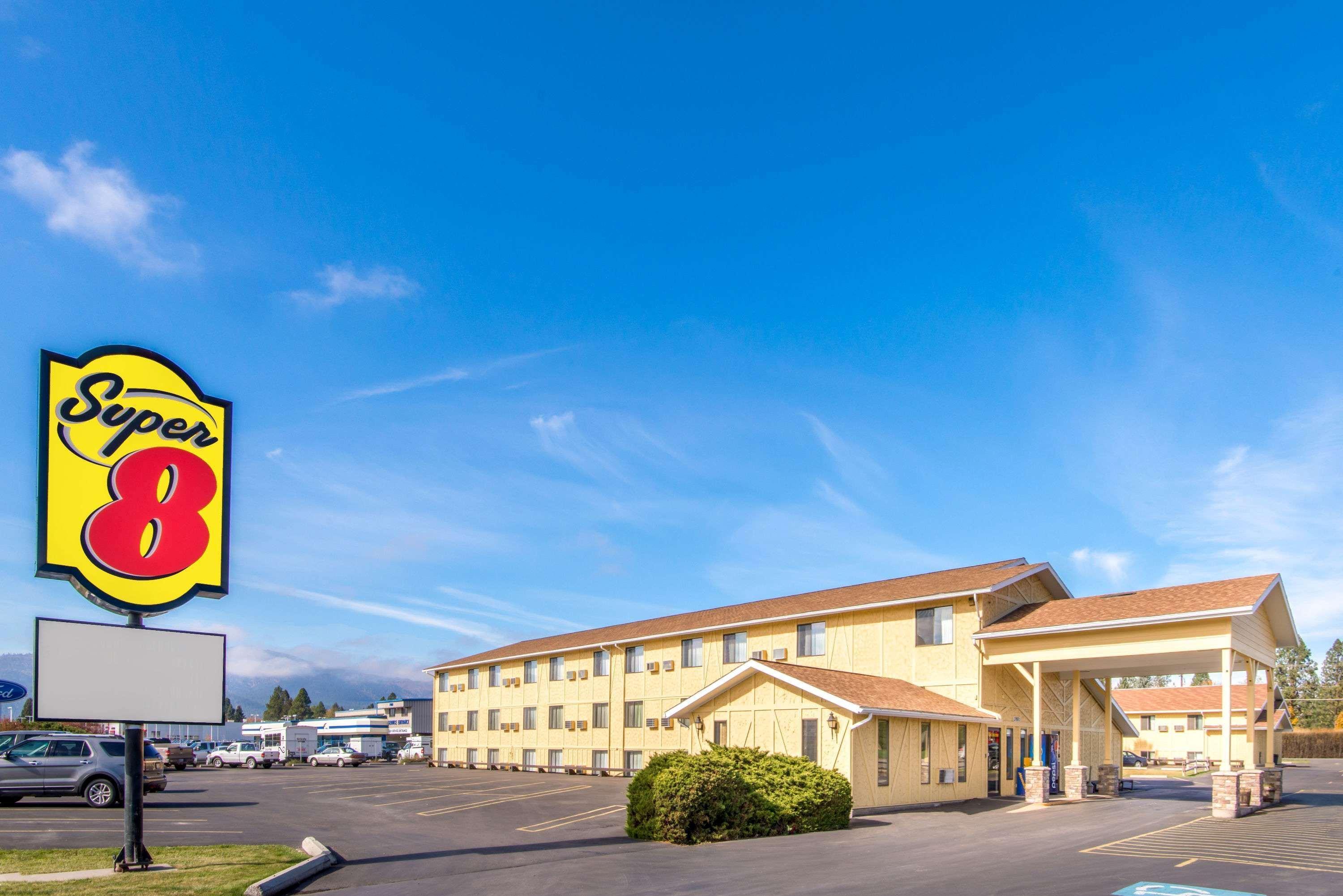 Hotel Super 8 By Wyndham Missoula/Brooks Street Zewnętrze zdjęcie