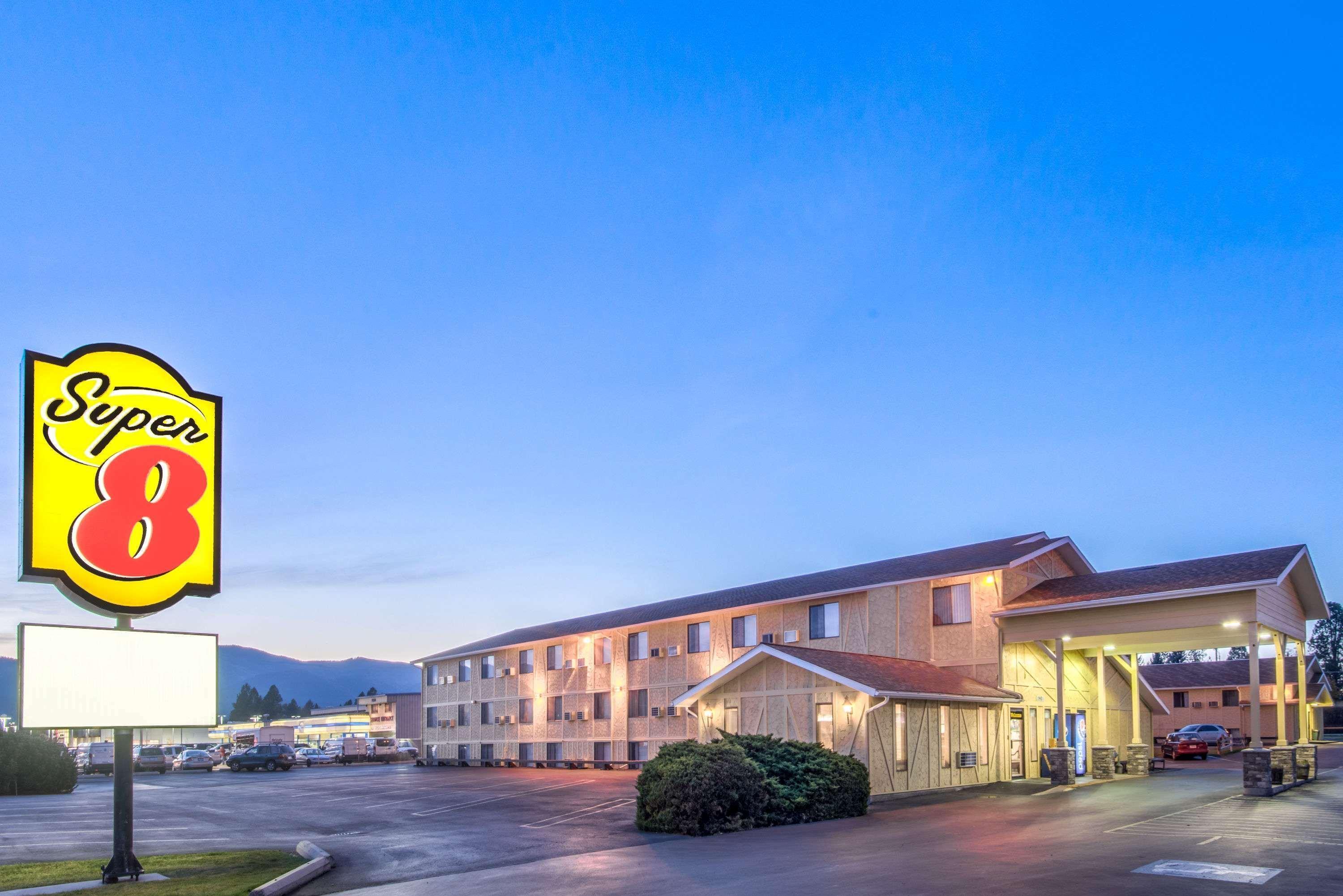 Hotel Super 8 By Wyndham Missoula/Brooks Street Zewnętrze zdjęcie